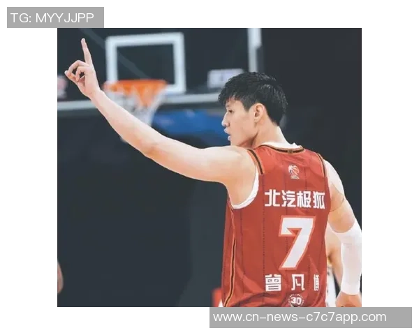 媒体人认为曾凡博不应被特别对待上场时间应适度减少